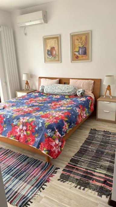 Kazanlak Large Guest House Apartment Near The Center With Full Kitchen & Dining Room, King Beds, Garden Patio, Free Parking & Self Check-In Buitenkant foto