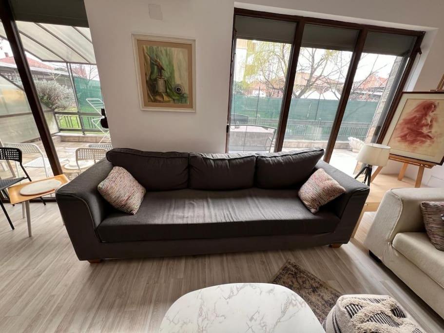 Kazanlak Large Guest House Apartment Near The Center With Full Kitchen & Dining Room, King Beds, Garden Patio, Free Parking & Self Check-In Buitenkant foto
