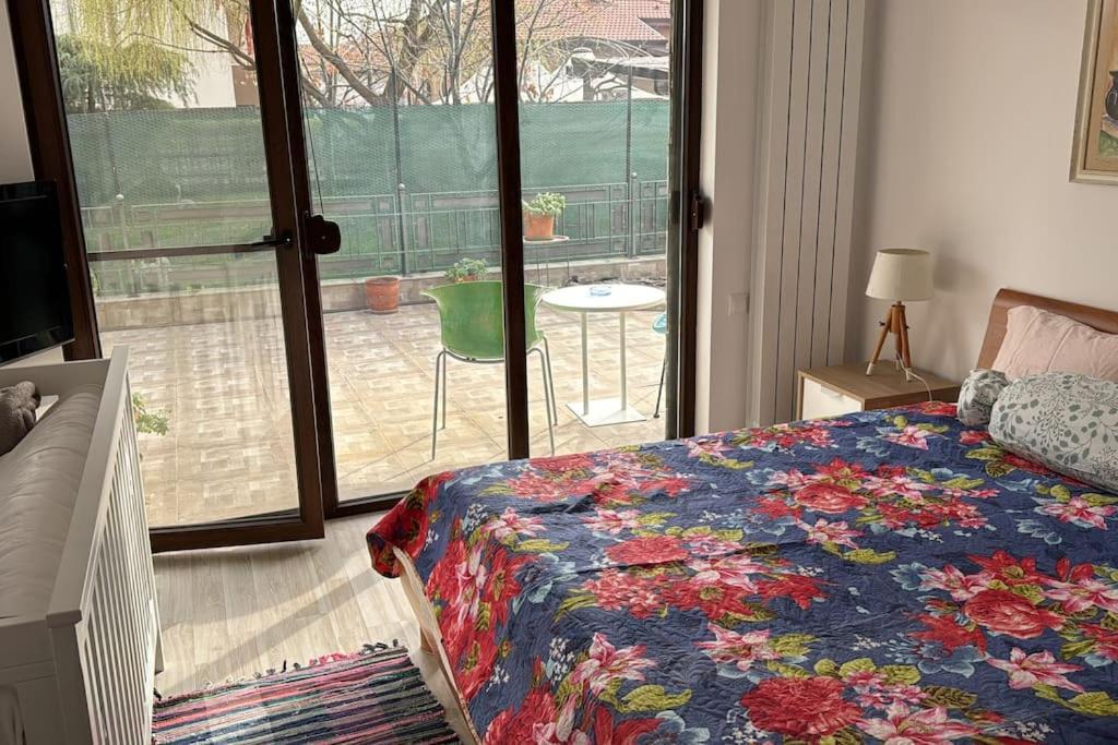 Kazanlak Large Guest House Apartment Near The Center With Full Kitchen & Dining Room, King Beds, Garden Patio, Free Parking & Self Check-In Buitenkant foto