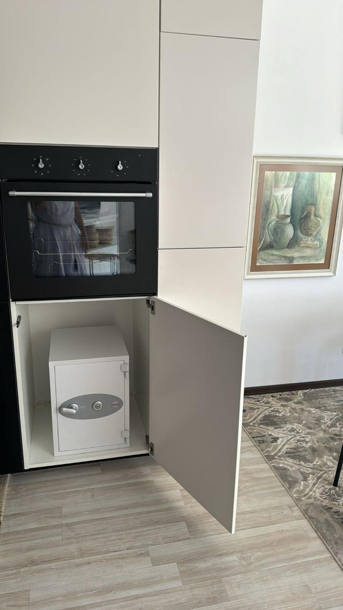 Kazanlak Large Guest House Apartment Near The Center With Full Kitchen & Dining Room, King Beds, Garden Patio, Free Parking & Self Check-In Buitenkant foto