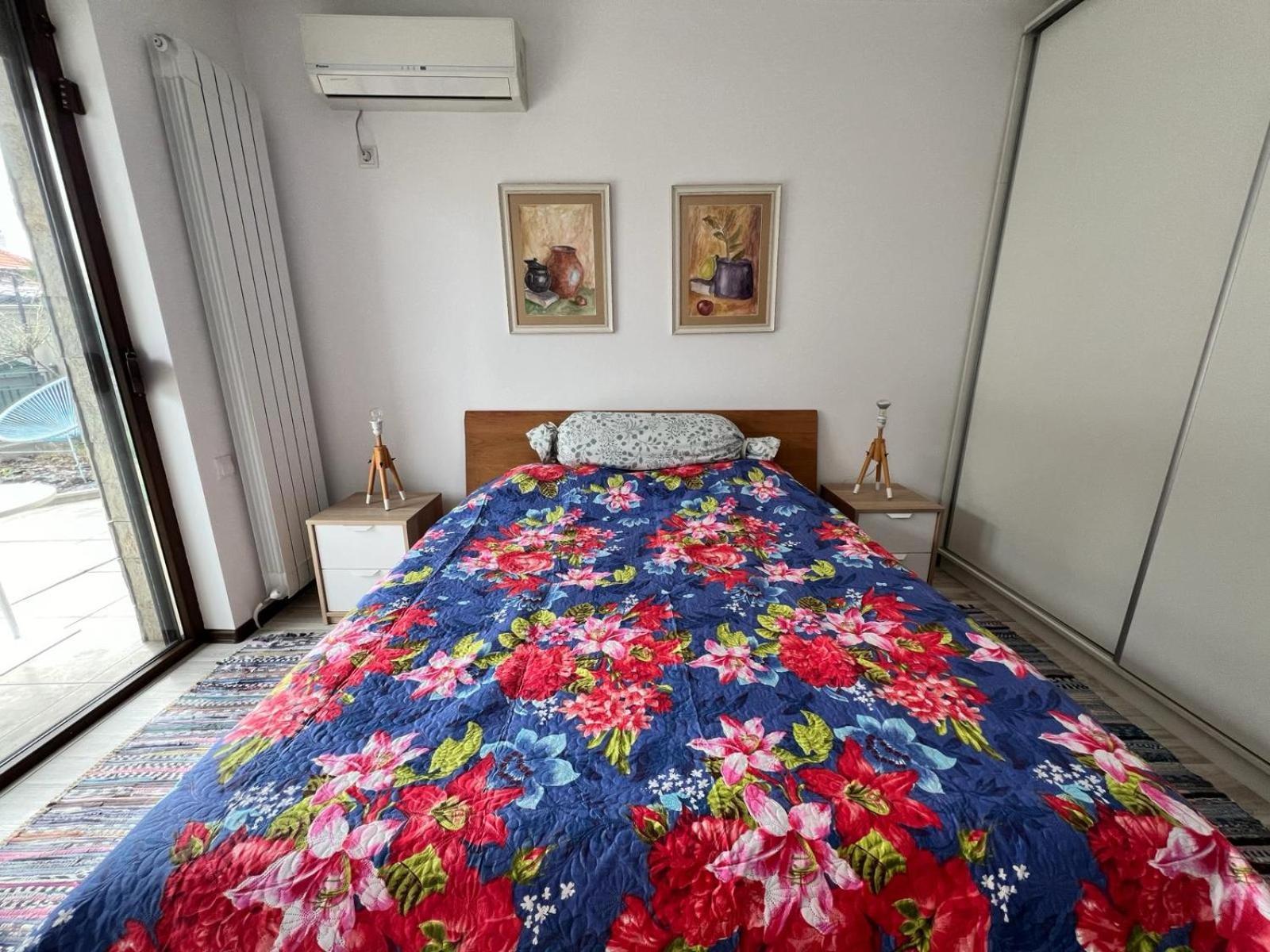 Kazanlak Large Guest House Apartment Near The Center With Full Kitchen & Dining Room, King Beds, Garden Patio, Free Parking & Self Check-In Buitenkant foto